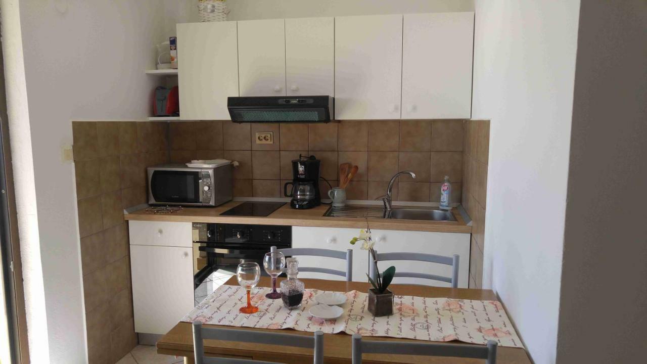 Vera Apartment 1 Rogoznica  Eksteriør billede