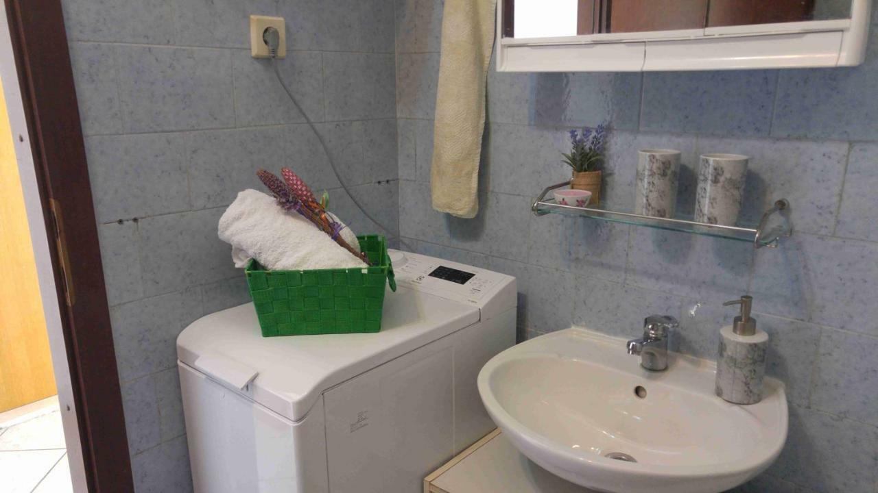 Vera Apartment 1 Rogoznica  Eksteriør billede